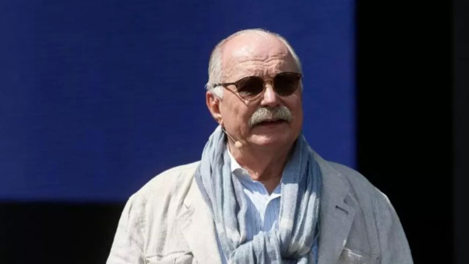 Бортич отменяют, Комиссаренко и Романова лишают гражданства: ещё четыре года назад Михалков призвал разговаривать с либералами на понятном им языке