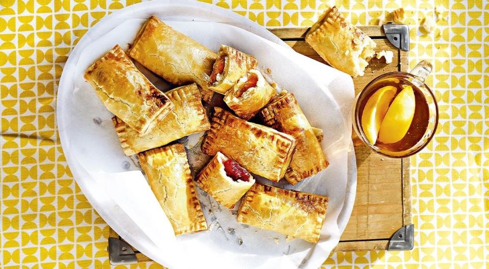 Пирожки из песочного теста с джемом: сладкое наслаждение в каждом укусе