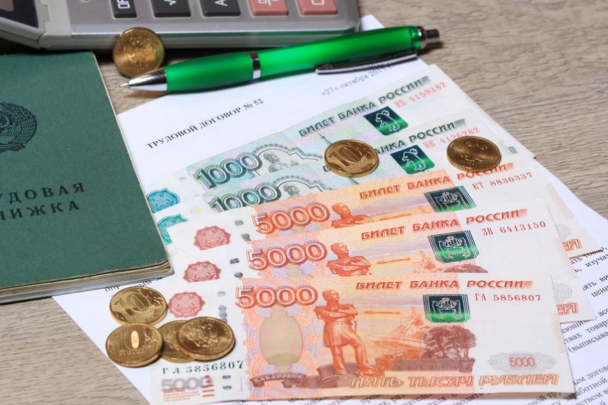 Работник выиграл суд и получил 350 000 рублей за ошибку в трудовом договоре