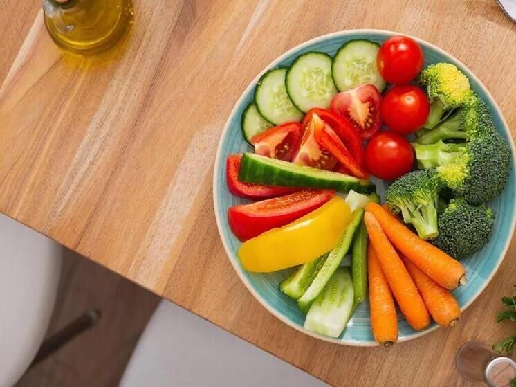 Как вернуть форму после новогодних праздников без строгих диет: советы нутрициолога