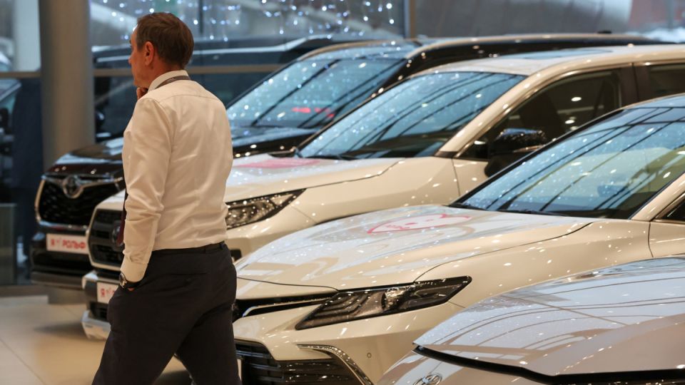 Цены на автомобили в России: резкие колебания в начале 2026 года