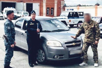 Автомобиль нетрезвого водителя, которого выявили автоинспекторы, передан судебными приставами для нужд военных