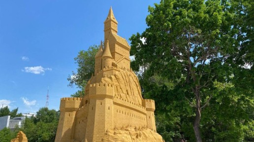 Садко и Сивка-Бурка: новые скульптуры из песка появятся в парке Челябинска
