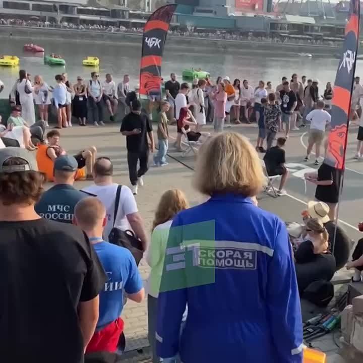 Нескольким гостям VK Fest стало плохо