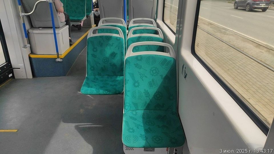      䅻:  ,               