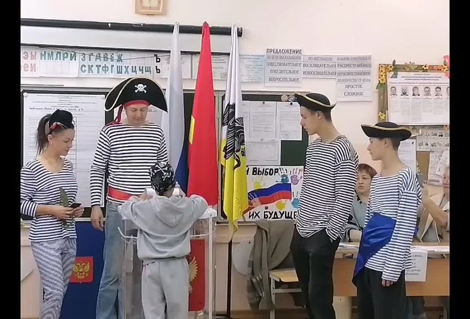   ܨ.       