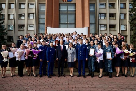 В администрации Магнитогорска чествовали судебных приставов в преддверии профессионального праздника