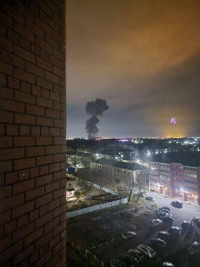 Жители Челябинска сообщают о взрывах над городом