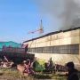 В Кыштыме горит цех по производству пеллетов (спрессованные топливные гранулы)