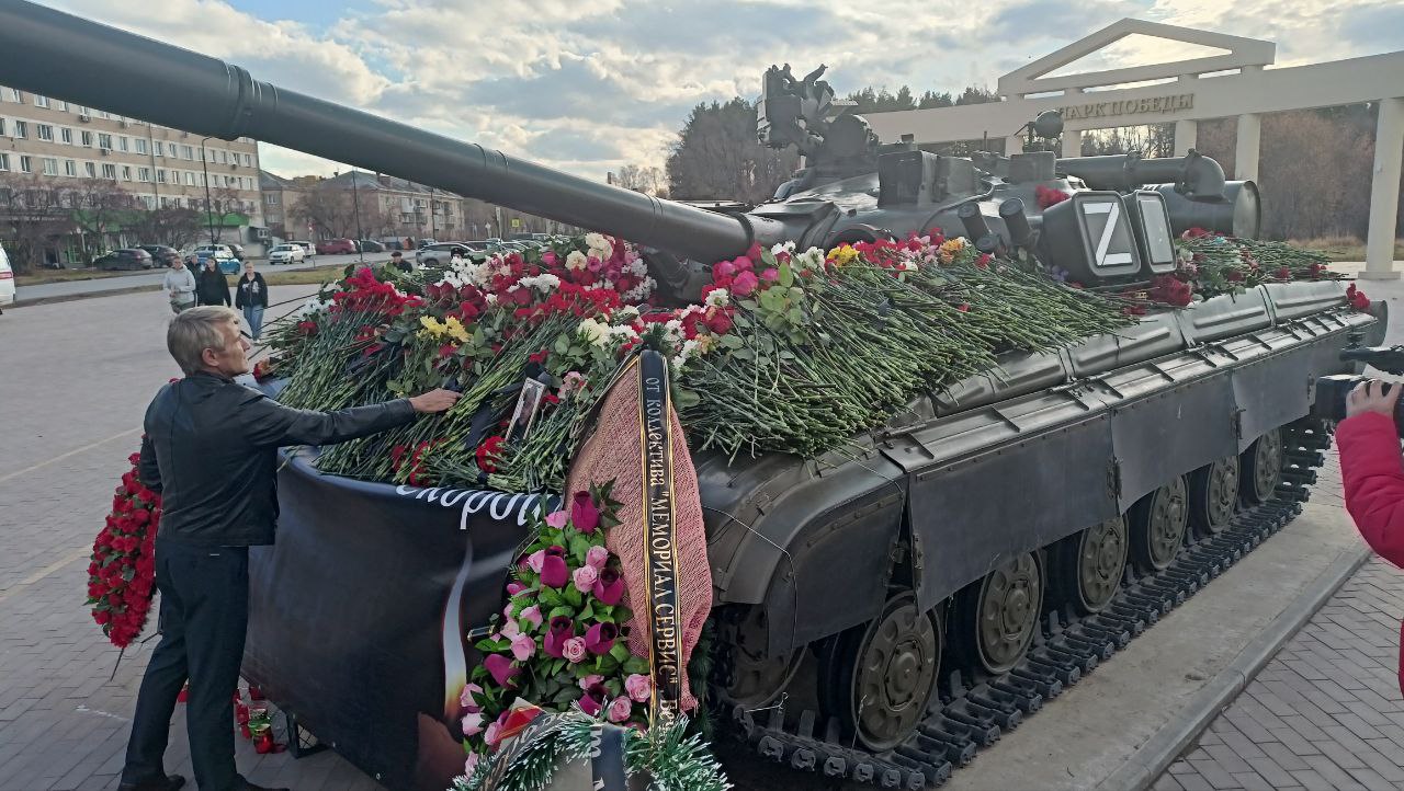 Сегодня в Копейске почтили память тех, кто погиб накануне при взрыве на местном предприятии