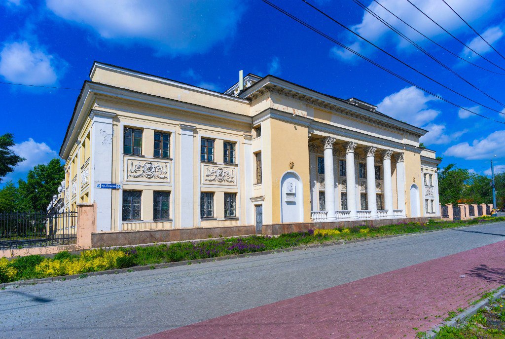 Экскурсовод Юлия Семейкина рассказала, как проекты архитектора Бурова изменили Челябинск Экскурсовод Юлия Семейкина рассказала, как проекты архитектора Бурова изменили Челябинск