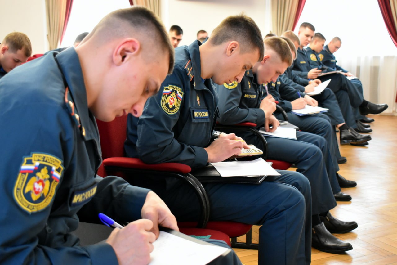 Молодые офицеры прошли проверку на прочность Молодые офицеры прошли проверку на прочность