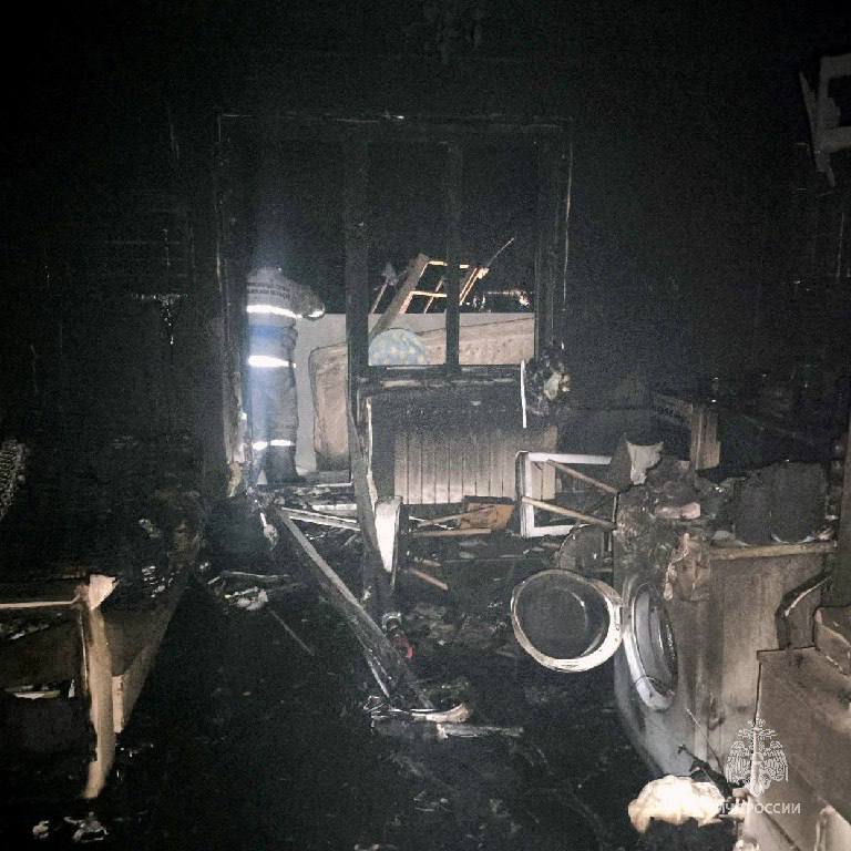 В Кыштыме мужчина погиб, надышавшись дымом от пожара в соседней квартире
