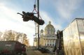 В Челябинск привезли фигуру Архангела Михаила для 17-метрового монумента