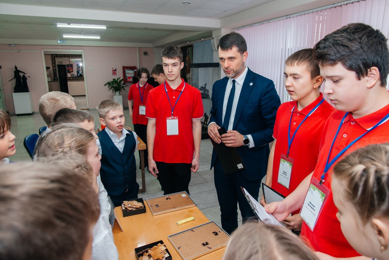 В Трехгорном прошел необычный урок доброты – тематическая акция «Давай с нами!», где школьники познакомились с волонтерством и своими руками сделали первые добрые дела В Трехгорном прошел необычный урок доброты – тематическая акция «Давай с нами!», где школьники познакомились с волонтерством и своими руками сделали первые добрые дела