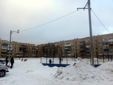 В Юрюзани после вмешательства прокуратуры огорожена хоккейная коробка