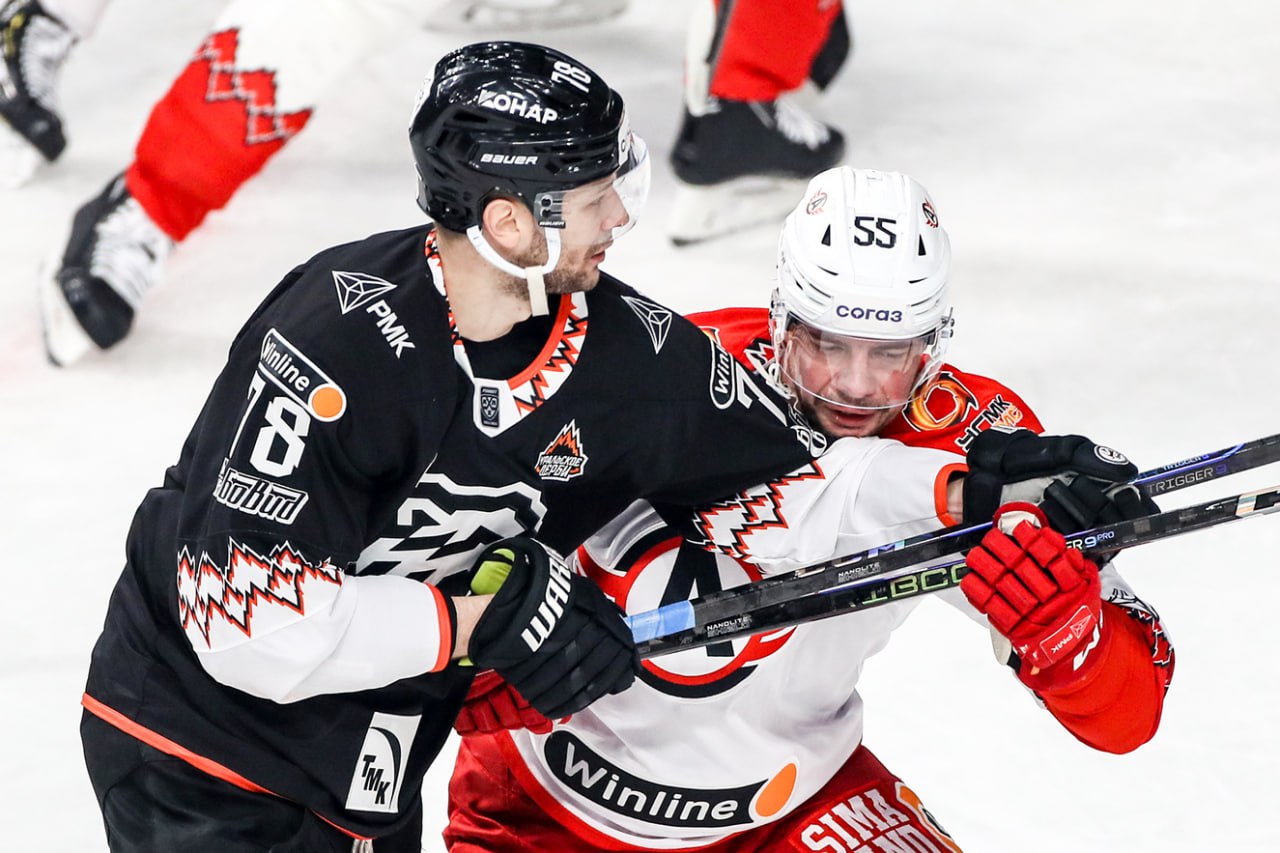 Сегодняшнее Уральское дерби между «Трактором» и «Автомобилистом» стало уже третьим в сезоне