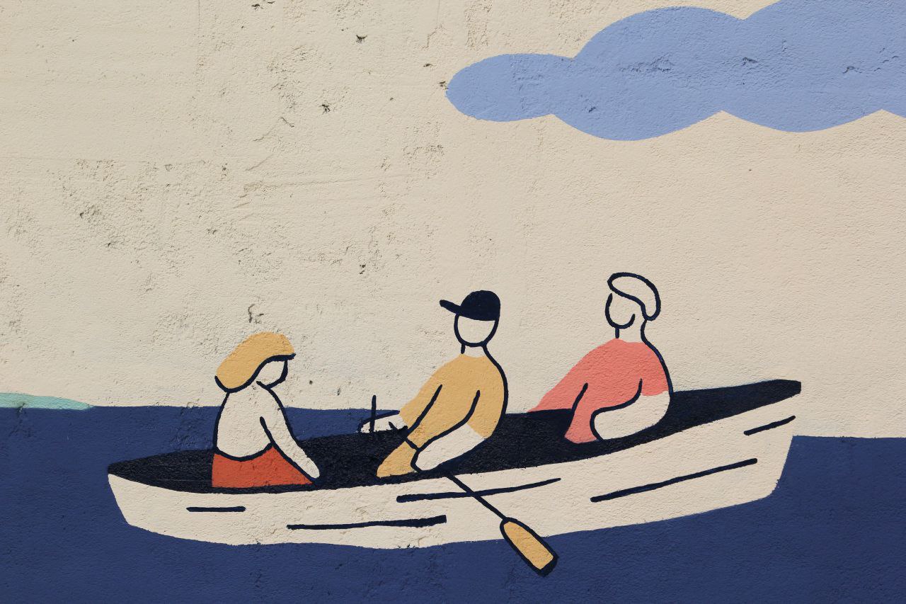 В Ленинском районе обычная бетонная стена превратилась в арт-галерею! В Ленинском районе обычная бетонная стена превратилась в арт-галерею!