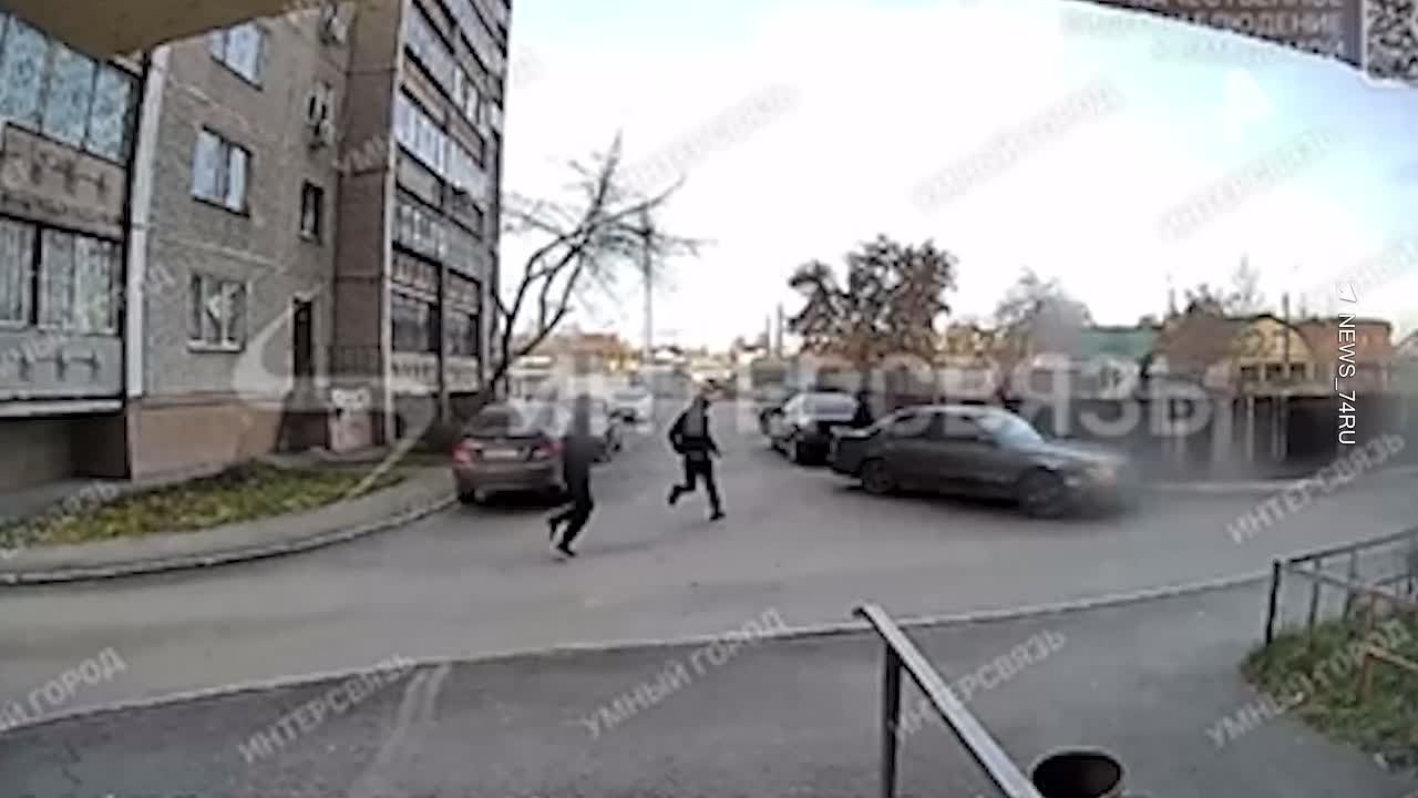Мужчины устроили перестрелку во дворе жилого дома в Челябинской области