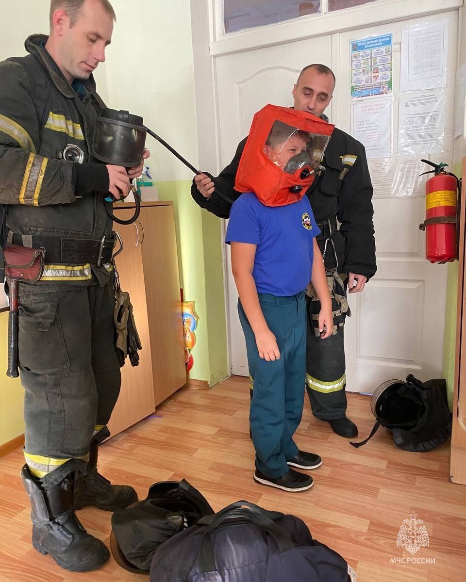 Знакомство с профессией и основами безопасности Знакомство с профессией и основами безопасности