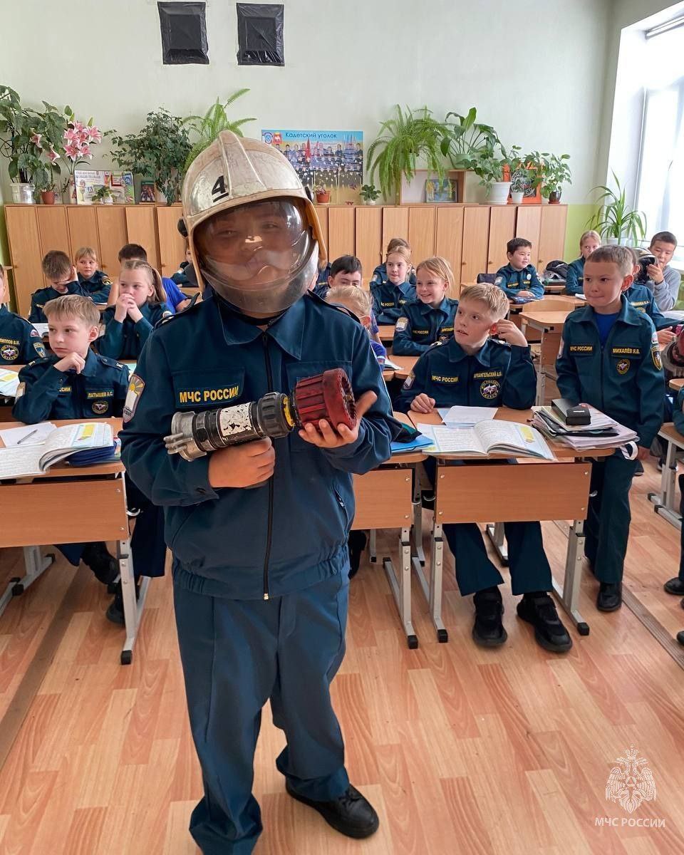 Знакомство с профессией и основами безопасности Знакомство с профессией и основами безопасности