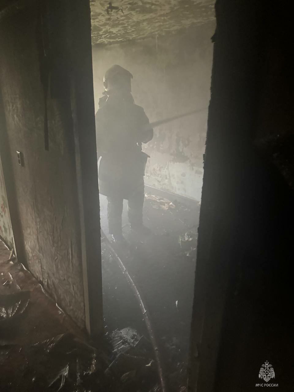 Сотрудники МЧС России ликвидировали пожар в городе Коркино Сотрудники МЧС России ликвидировали пожар в городе Коркино