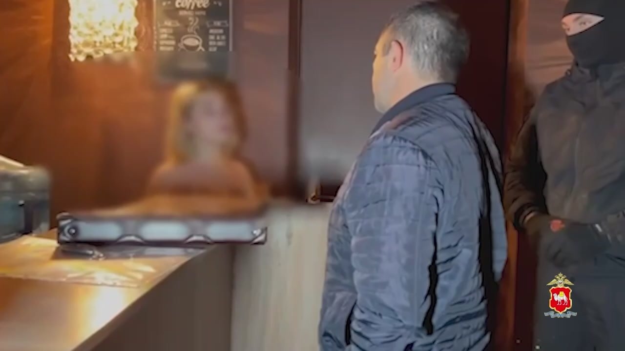 В Челябинске полиция нагрянула в спа-салон после жалоб соседей