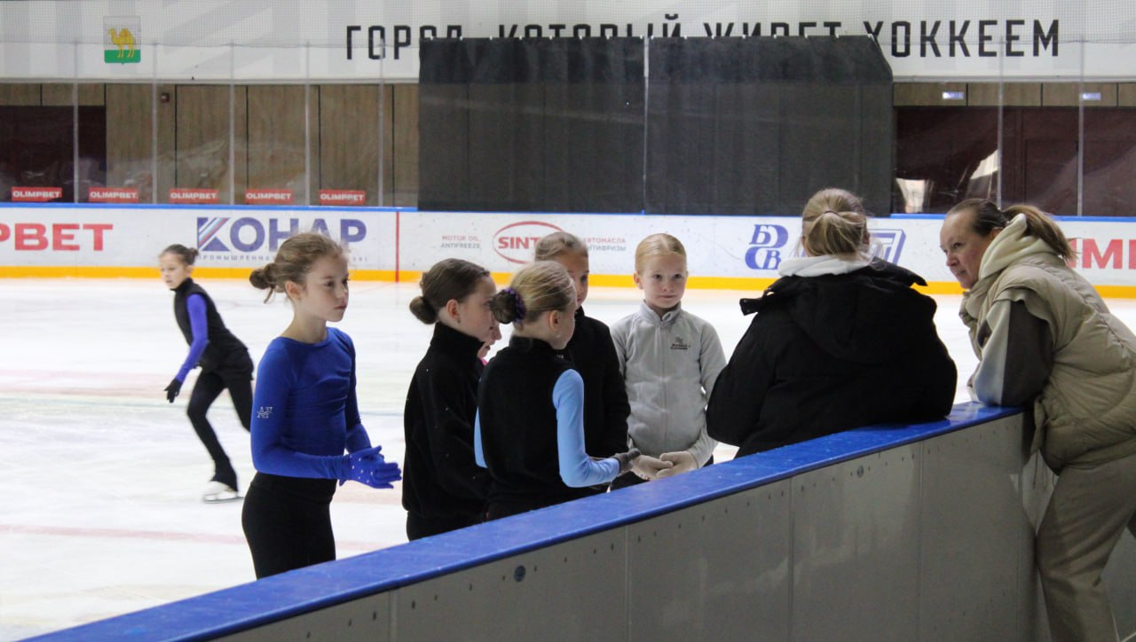 Уважаемые тренеры, поздравляем вас с профессиональным праздником! Уважаемые тренеры, поздравляем вас с профессиональным праздником!