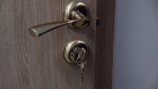 63 квартиры экс-губернатора Юревича и бывшего депутата Белоусова переданы Министерству обороны