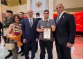 Школьника из Челябинска наградили медалью за мужество