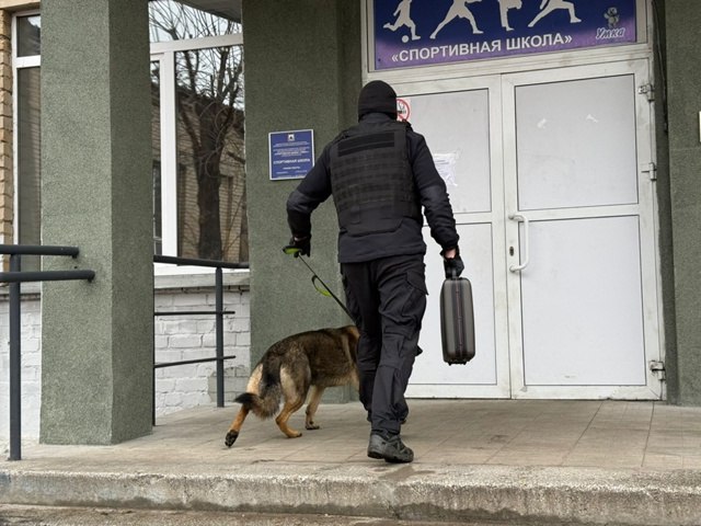 31 октября 2025 года оперативной группой в Магнитогорске на базе МУ «Спортивная школа «Умка» проведена плановая антитеррористическая тренировка, в задачи которой входит организация и осуществление первоочередных мер по... 31 октября 2025 года оперативной группой в Магнитогорске на базе МУ «Спортивная школа «Умка» проведена плановая антитеррористическая тренировка, в задачи которой входит организация и осуществление первоочередных мер по...