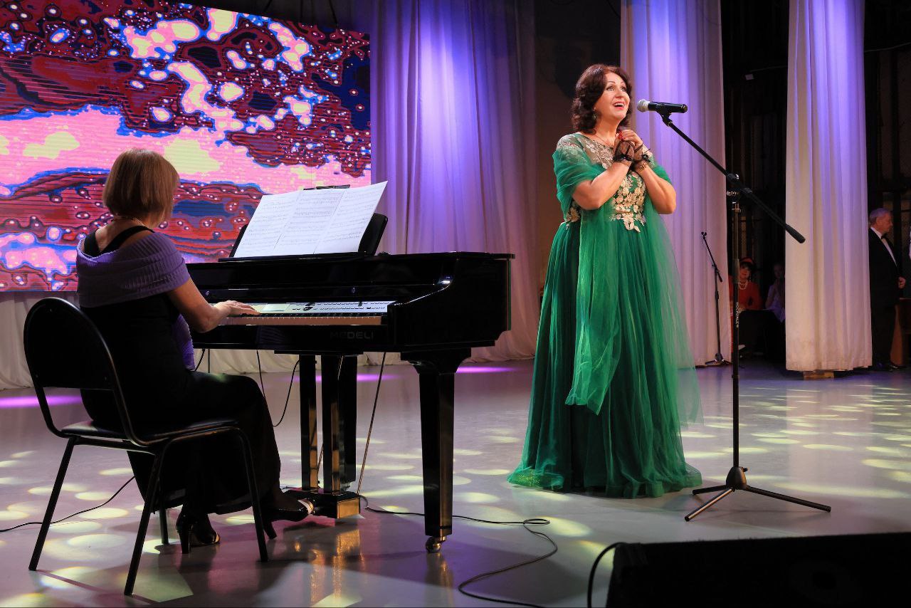 «Когда поет душа»: в Челябинске в восьмой раз прошел фестиваль творчества пожилых «Когда поет душа»: в Челябинске в восьмой раз прошел фестиваль творчества пожилых