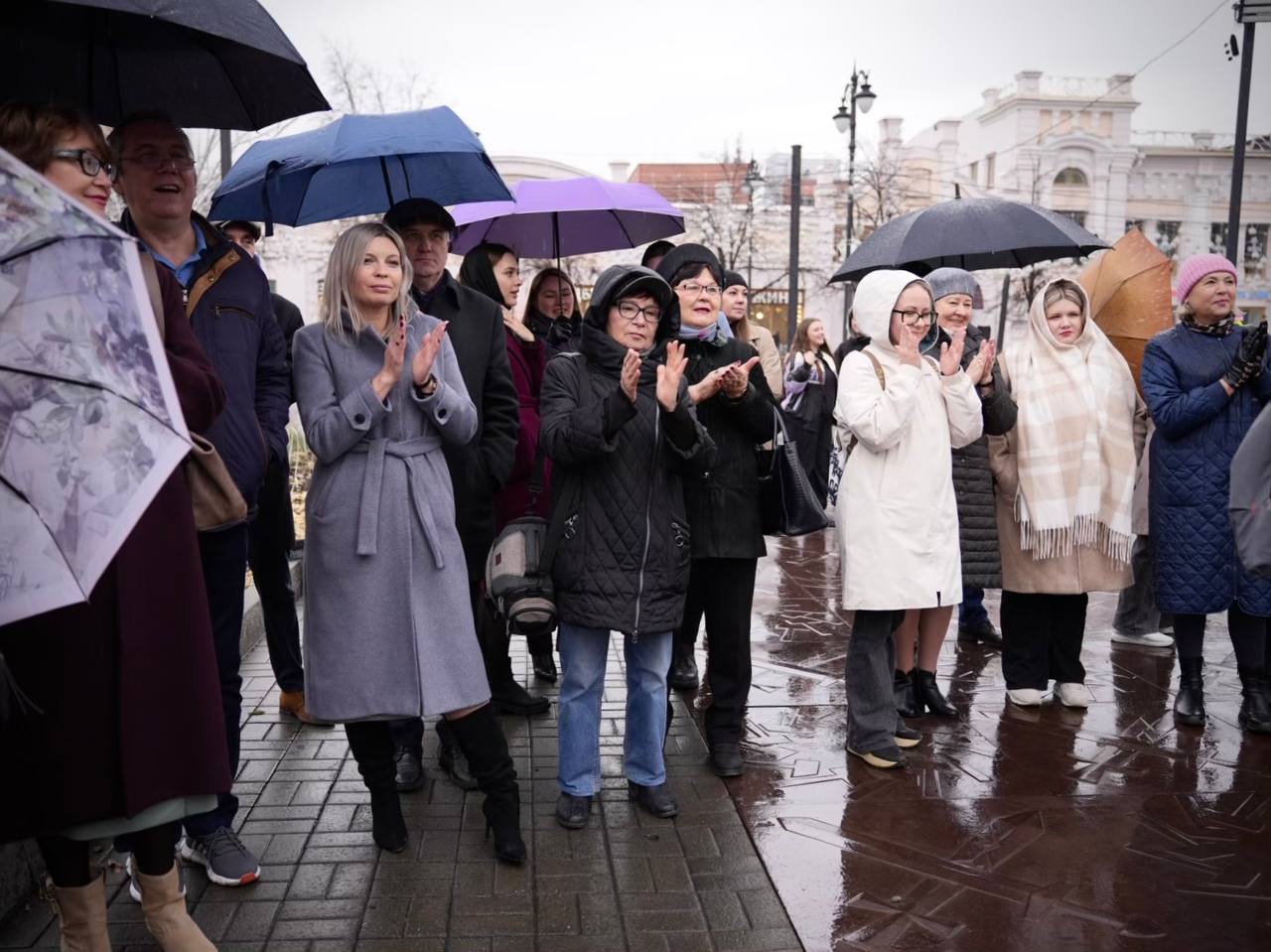 В Челябинске открылась выставка, посвящённая 45-летию ансамбля танца «Урал» В Челябинске открылась выставка, посвящённая 45-летию ансамбля танца «Урал»