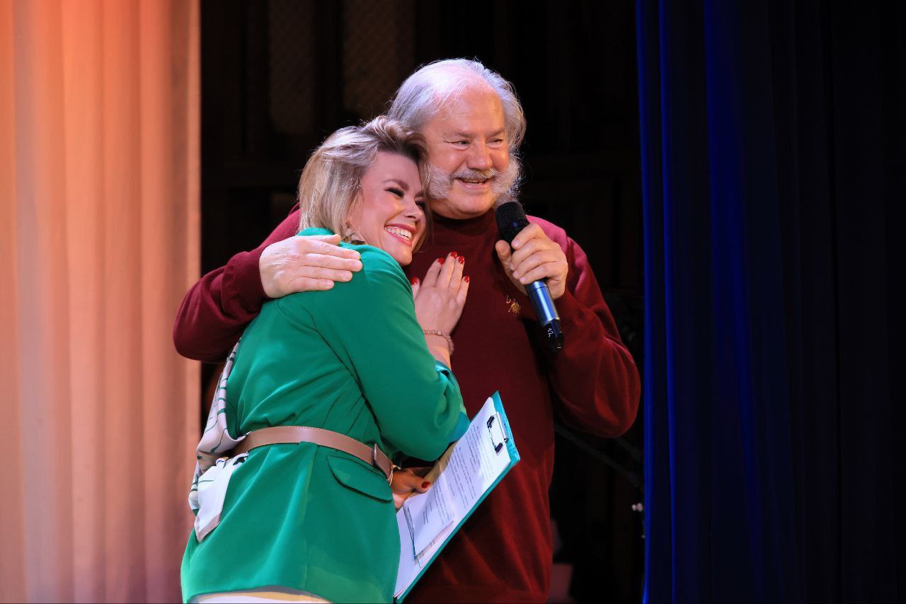 «Когда поет душа»: в Челябинске в восьмой раз прошел фестиваль творчества пожилых «Когда поет душа»: в Челябинске в восьмой раз прошел фестиваль творчества пожилых