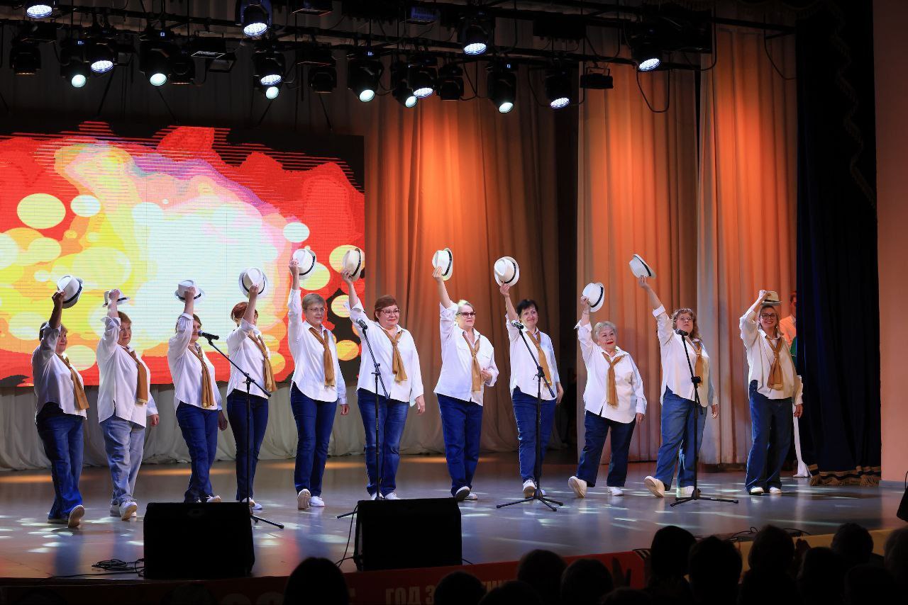 «Когда поет душа»: в Челябинске в восьмой раз прошел фестиваль творчества пожилых «Когда поет душа»: в Челябинске в восьмой раз прошел фестиваль творчества пожилых