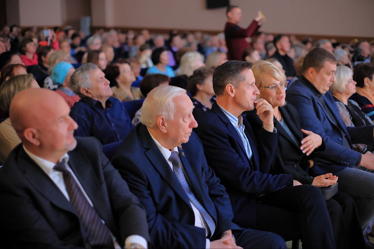 «Когда поет душа»: в Челябинске в восьмой раз прошел фестиваль творчества пожилых «Когда поет душа»: в Челябинске в восьмой раз прошел фестиваль творчества пожилых