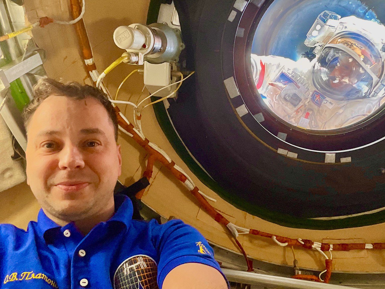 Космическое селфи. Побывавшие в космосе люди, безусловно, являются героями