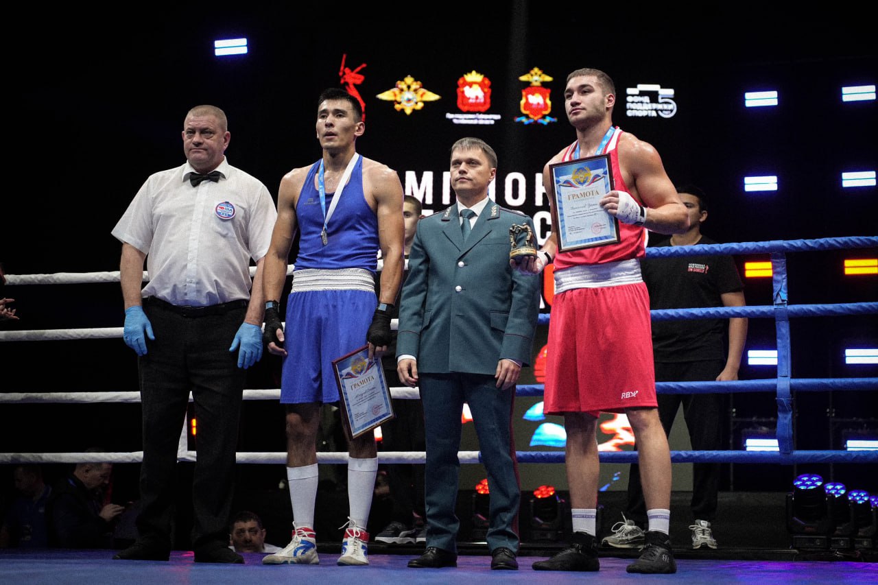 В Челябинске прошел чемпионат МВД по боксу В Челябинске прошел чемпионат МВД по боксу