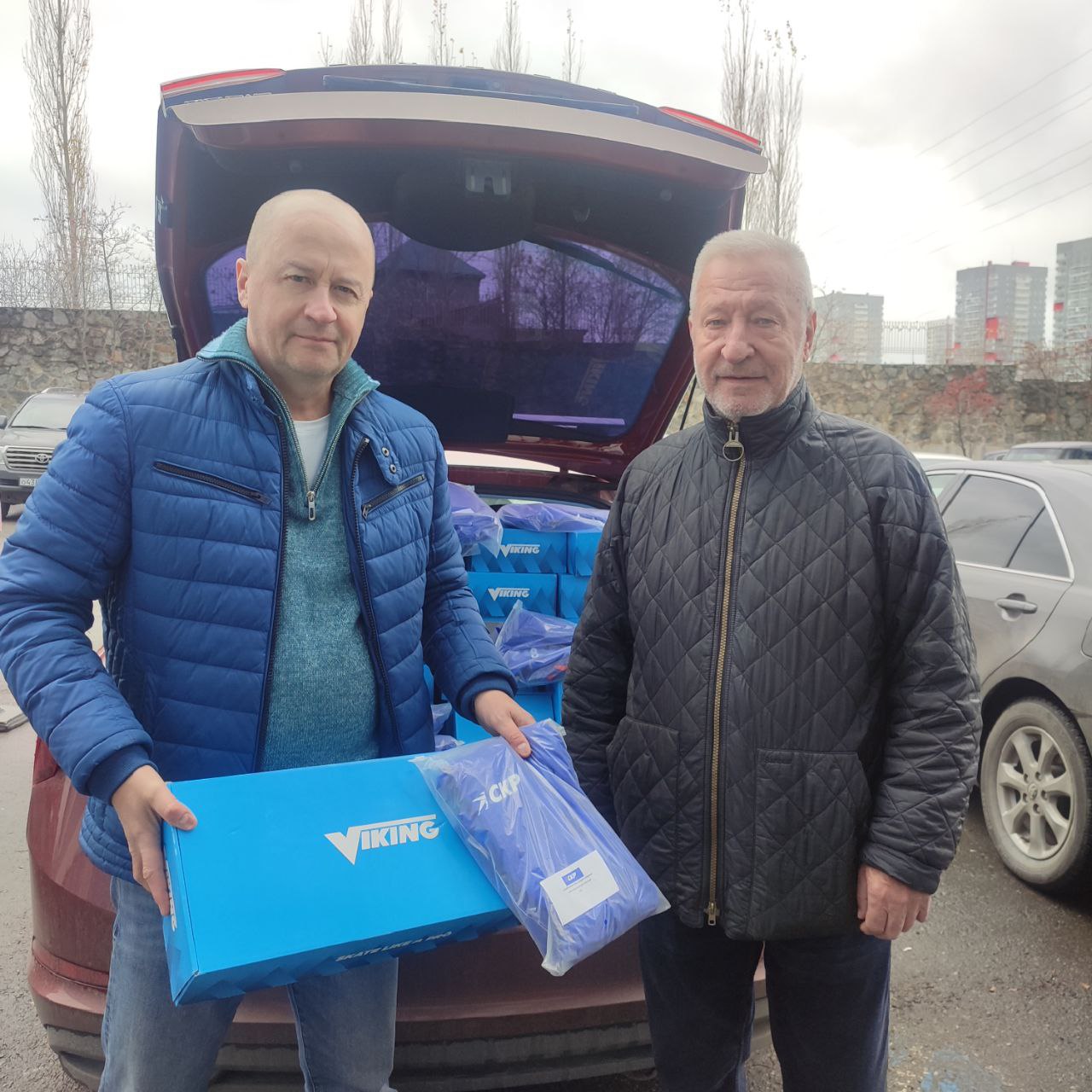 Южноуральские конькобежцы получили новую экипировку от Союза конькобежцев России