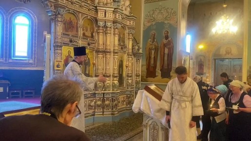 В Димитриевскую субботу в храмах Челябинска проходят особые богослужения