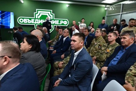 В Челябинске состоялось открытие первого методического центра общественно-политических компетенций для депутатов-ветеранов СВО