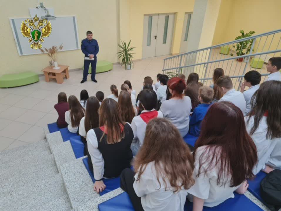 Прокуроры провели мероприятия по правовому информированию несовершеннолетних о необходимости соблюдения правил дорожного движения