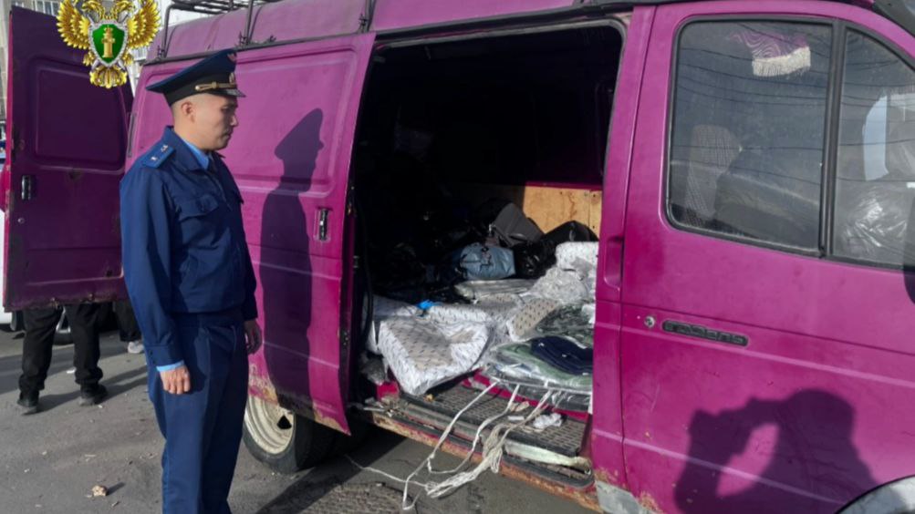 Челябинске зачистили легендарный нелегальный рынок на пересечении Победы и Чичерина Челябинске зачистили легендарный нелегальный рынок на пересечении Победы и Чичерина