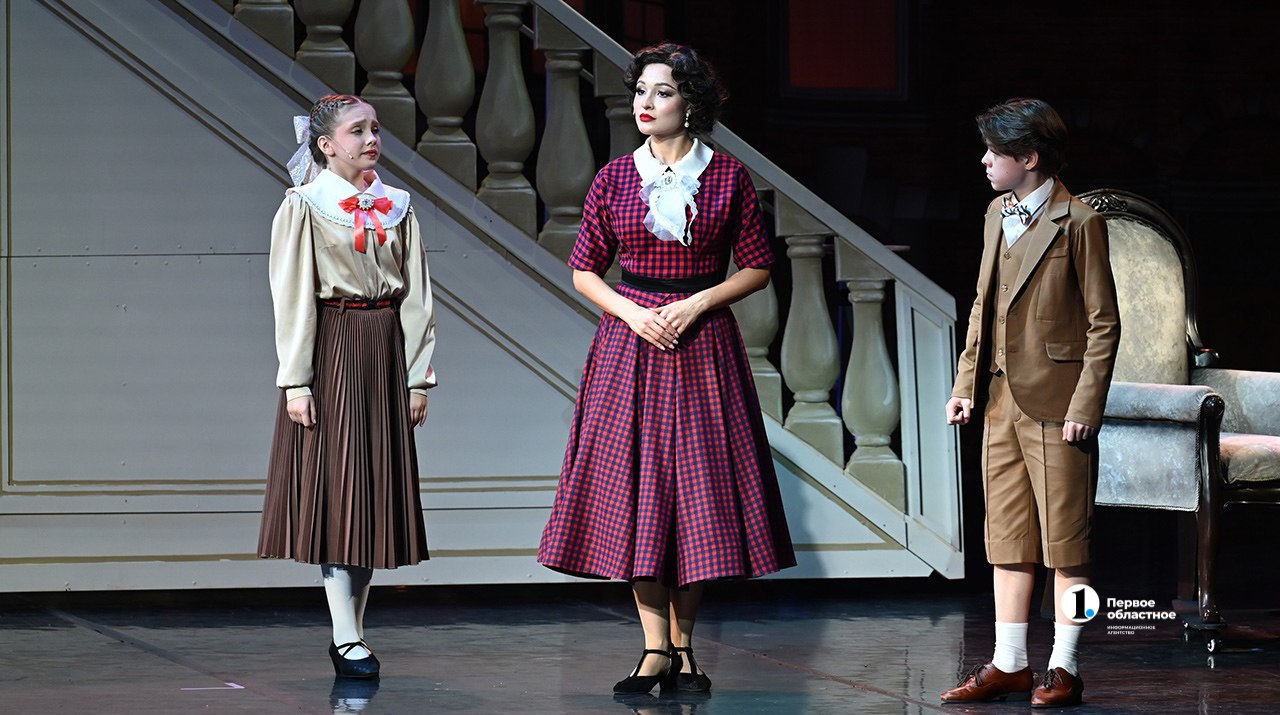 В челябинской Опере представили первую премьеру сезона — мюзикл «Мэри Поппинс, до свидания!» В челябинской Опере представили первую премьеру сезона — мюзикл «Мэри Поппинс, до свидания!»