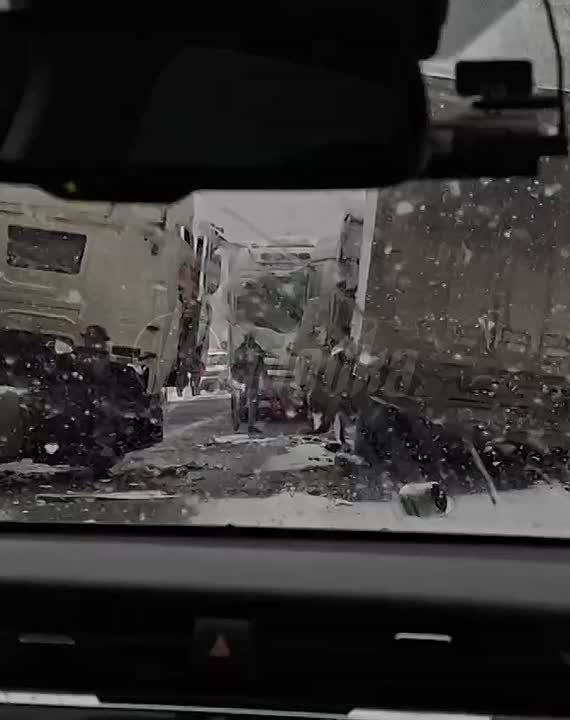 Массовое ДТП в Челябинской области на несколько часов парализовало автодорогу М-5 «Урал»