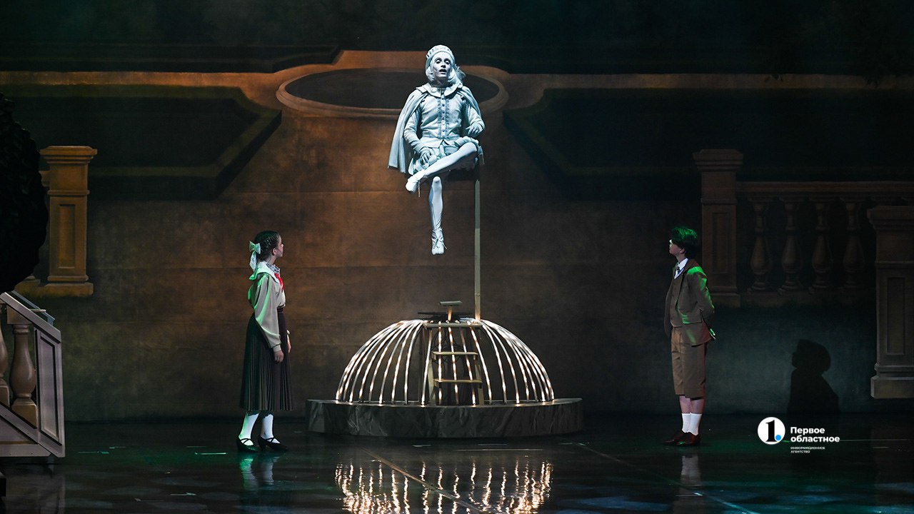 В челябинской Опере представили первую премьеру сезона — мюзикл «Мэри Поппинс, до свидания!» В челябинской Опере представили первую премьеру сезона — мюзикл «Мэри Поппинс, до свидания!»