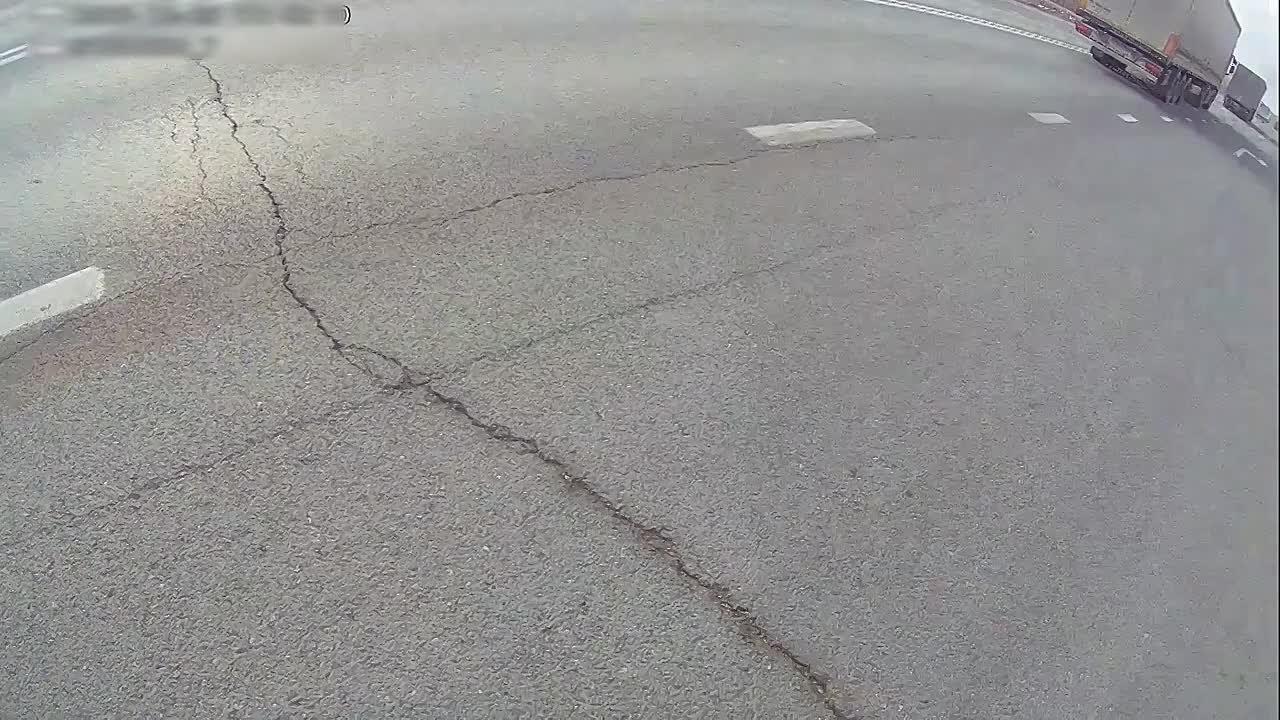 В Омской области дорожные полицейские оперативно доставили женщину с серьёзной травмой в больницу