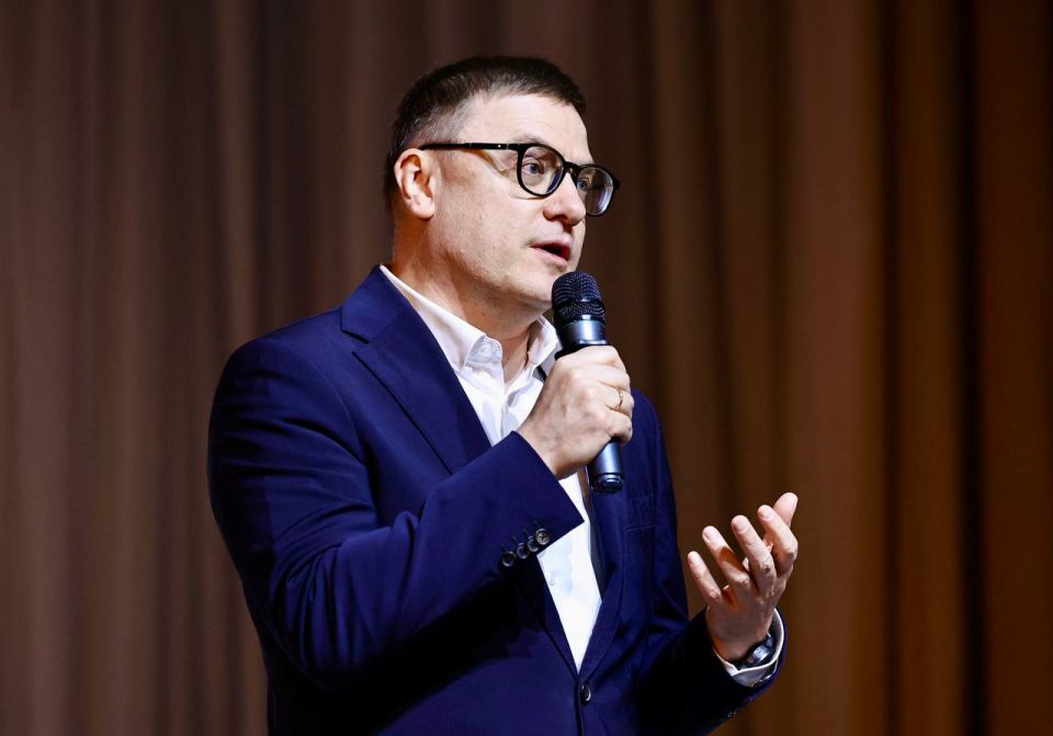 Губернатор Алексей Текслер поздравляет жителей Южного Урала с Днем народного единства