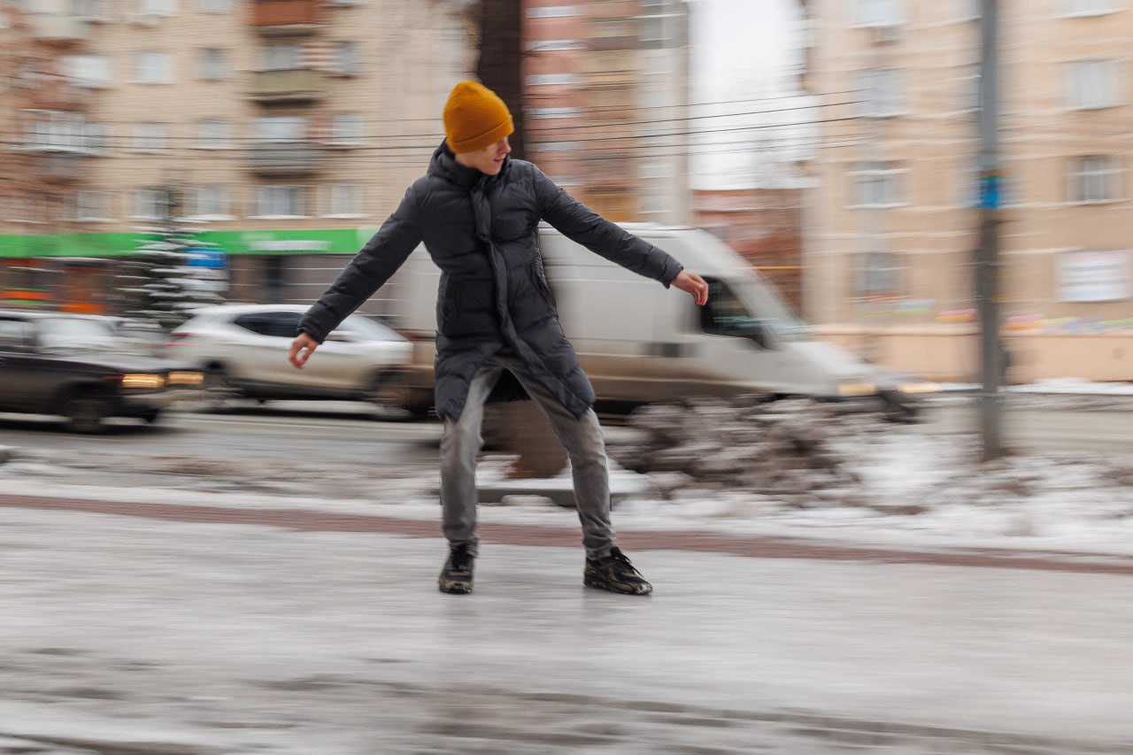Внимательнее на дорогах: рабочая неделя в Челябинской области начнется с гололеда и метели