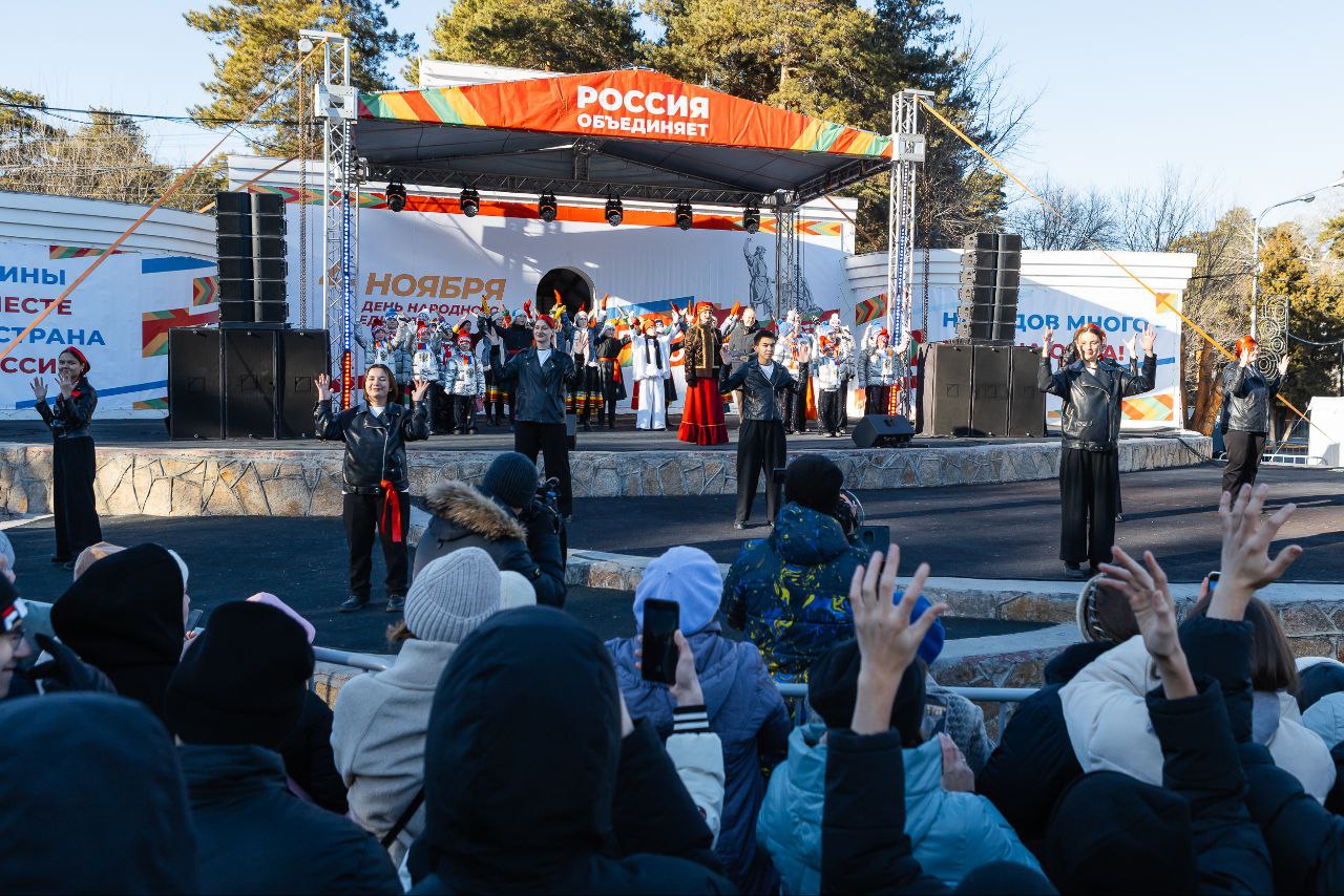 Алексей Лошкин: Челябинск вместе со всей страной отмечает День народного единства Алексей Лошкин: Челябинск вместе со всей страной отмечает День народного единства